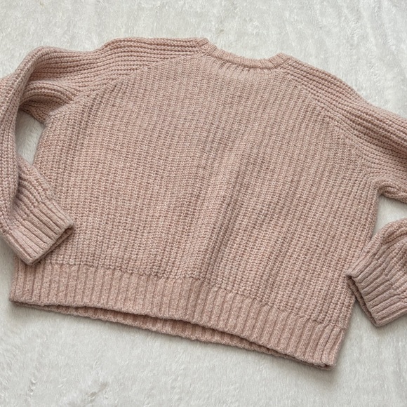 Old Navy Women's Sweater with Red Heart Design - Picture 5 of 5